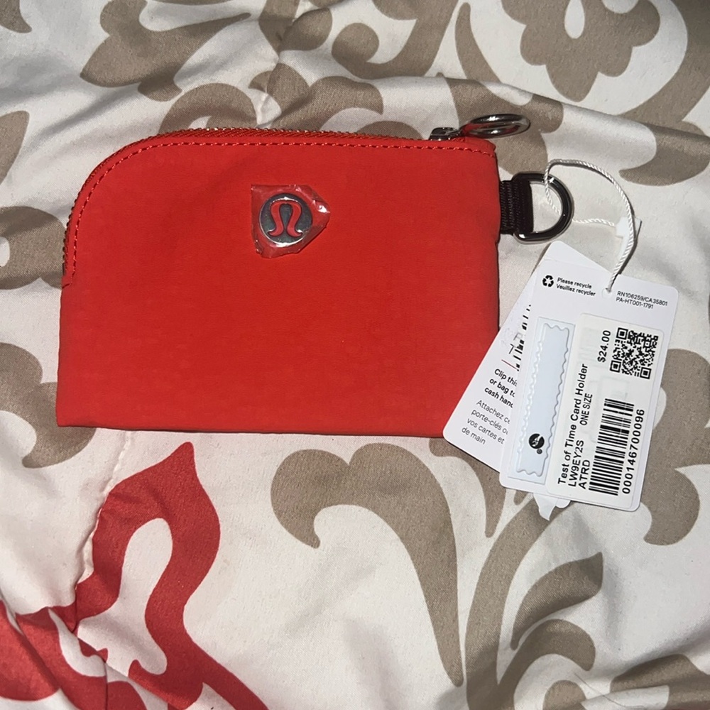 NWT Lulu card holder